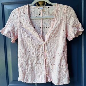 coquette old navy {XS} pale pink eyelet lace flutter sleeve button-up blouse